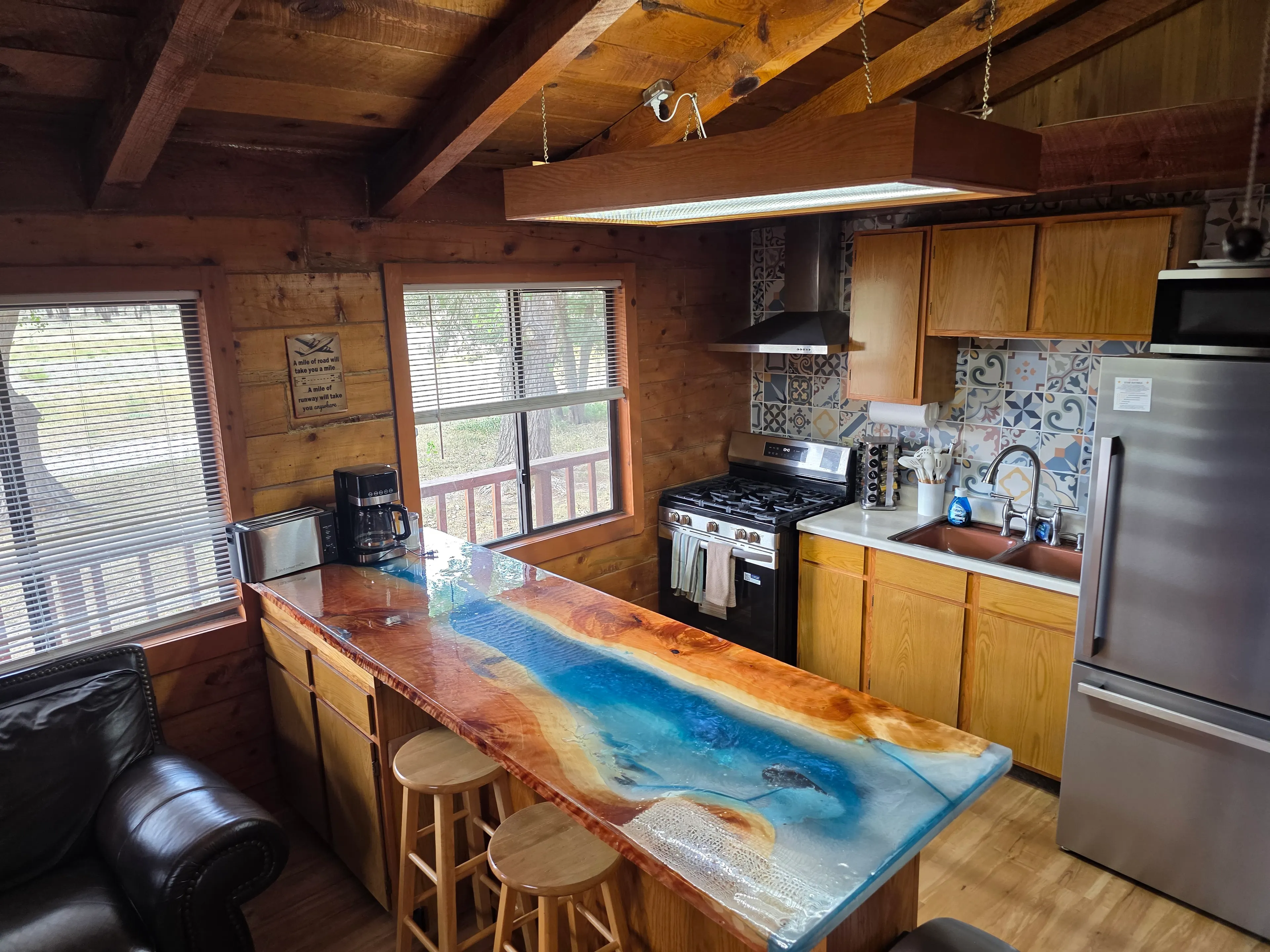Kitchen overview with tile backsplash