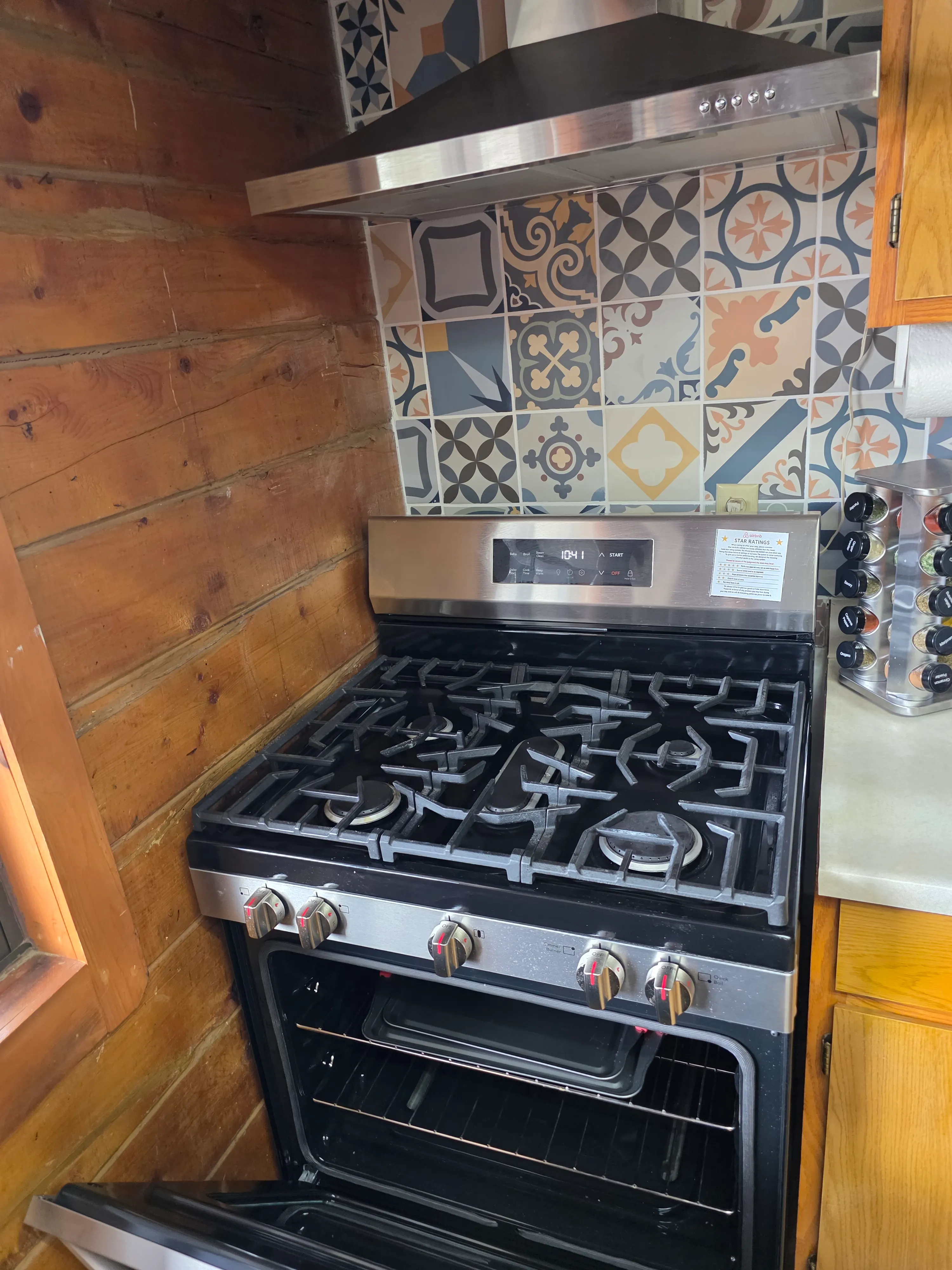 Gas range and vent hood