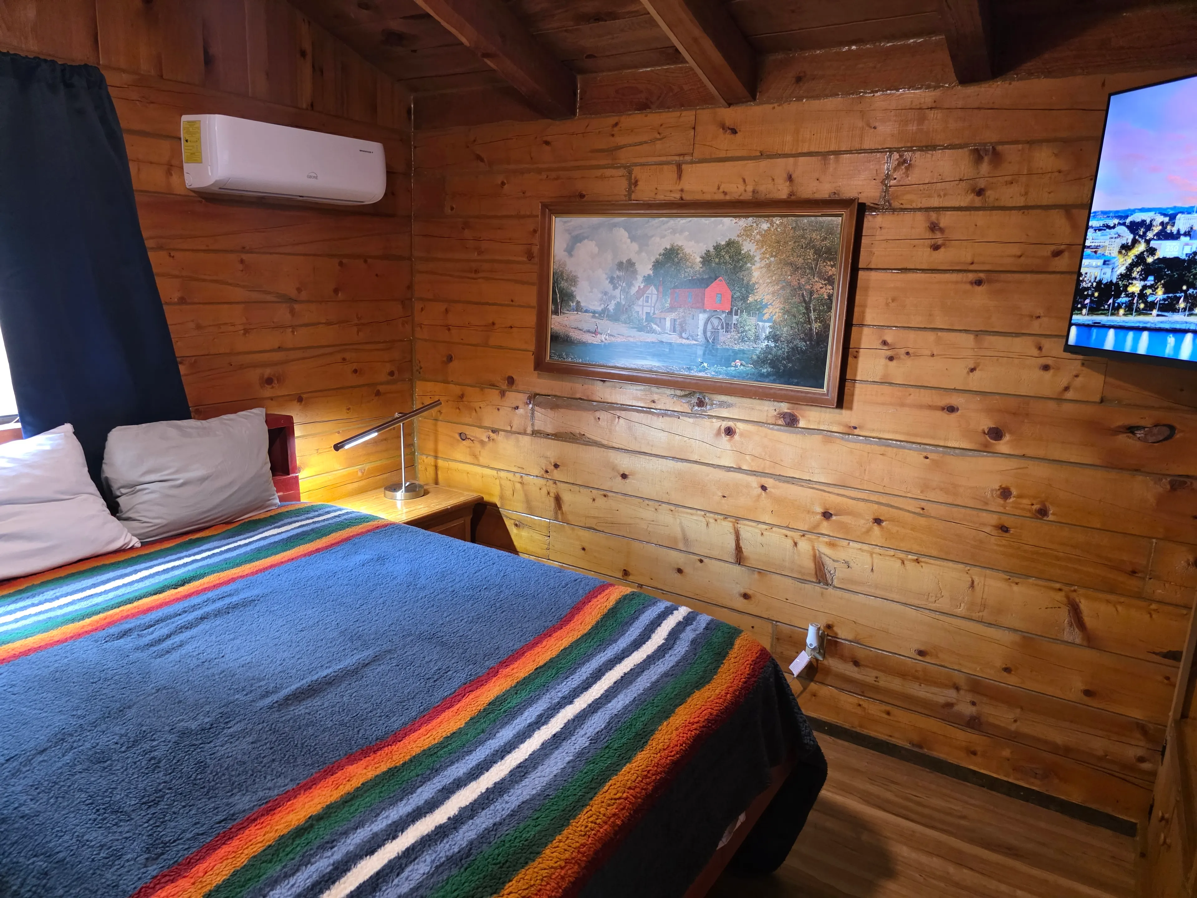 queen bedroom, mini split AC