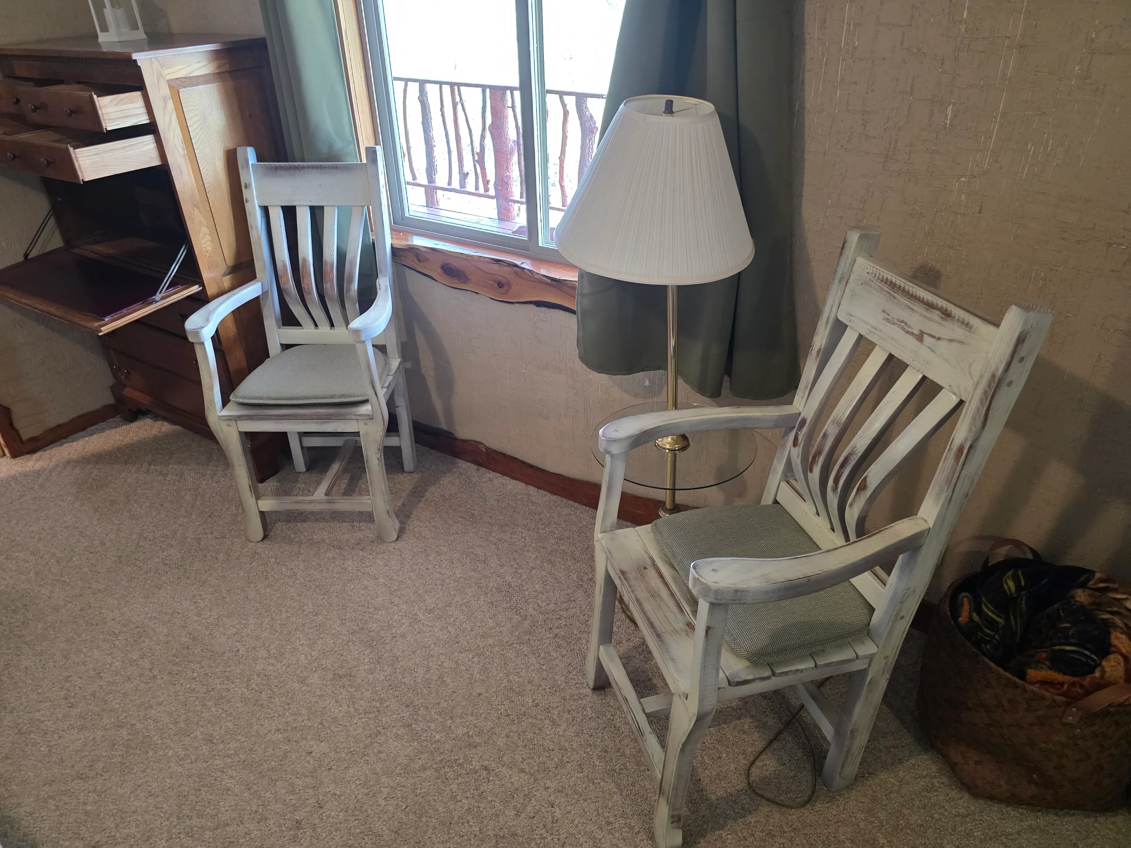 sitting corner with two chairs