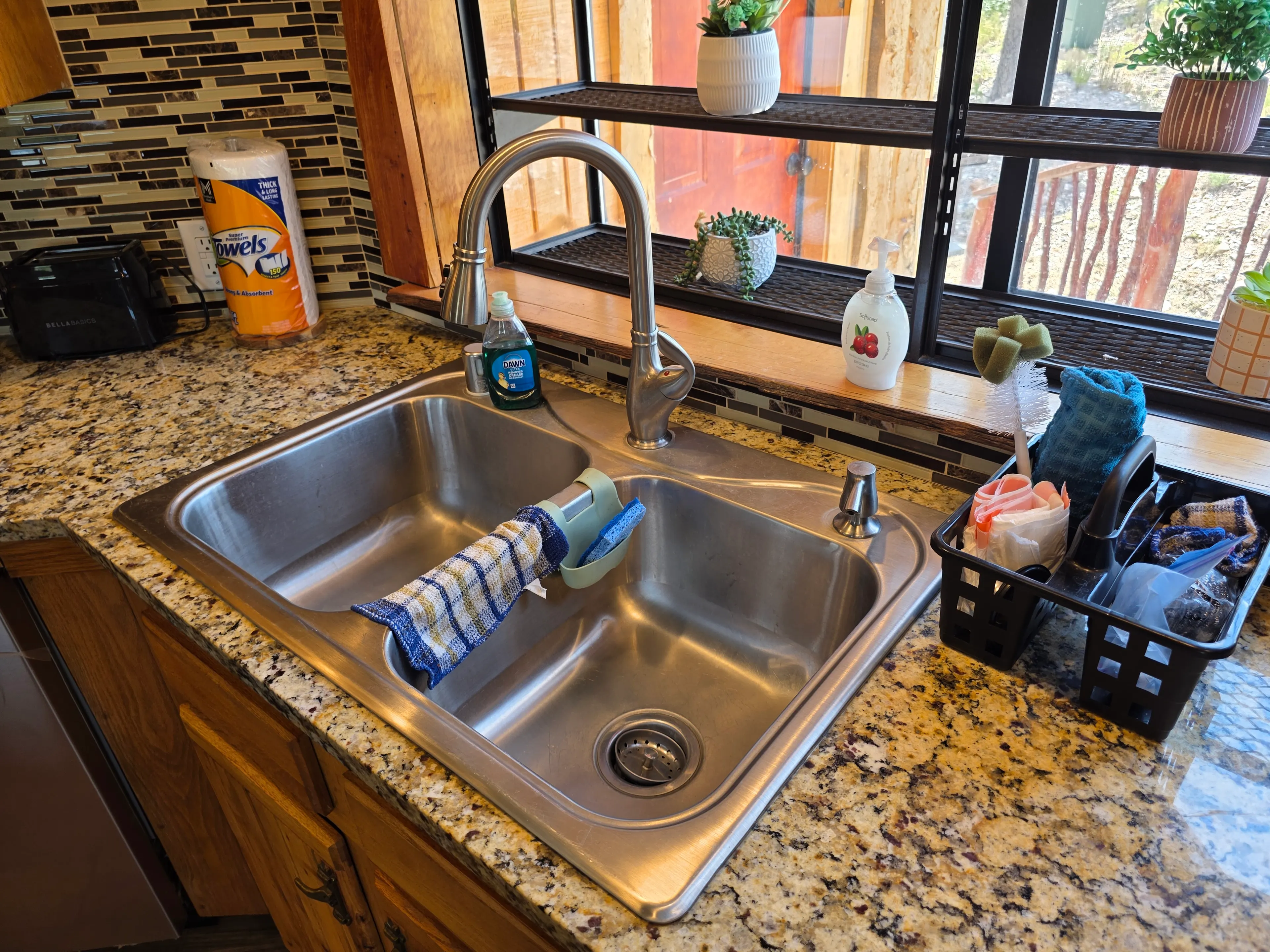 double stainless sink with faucet