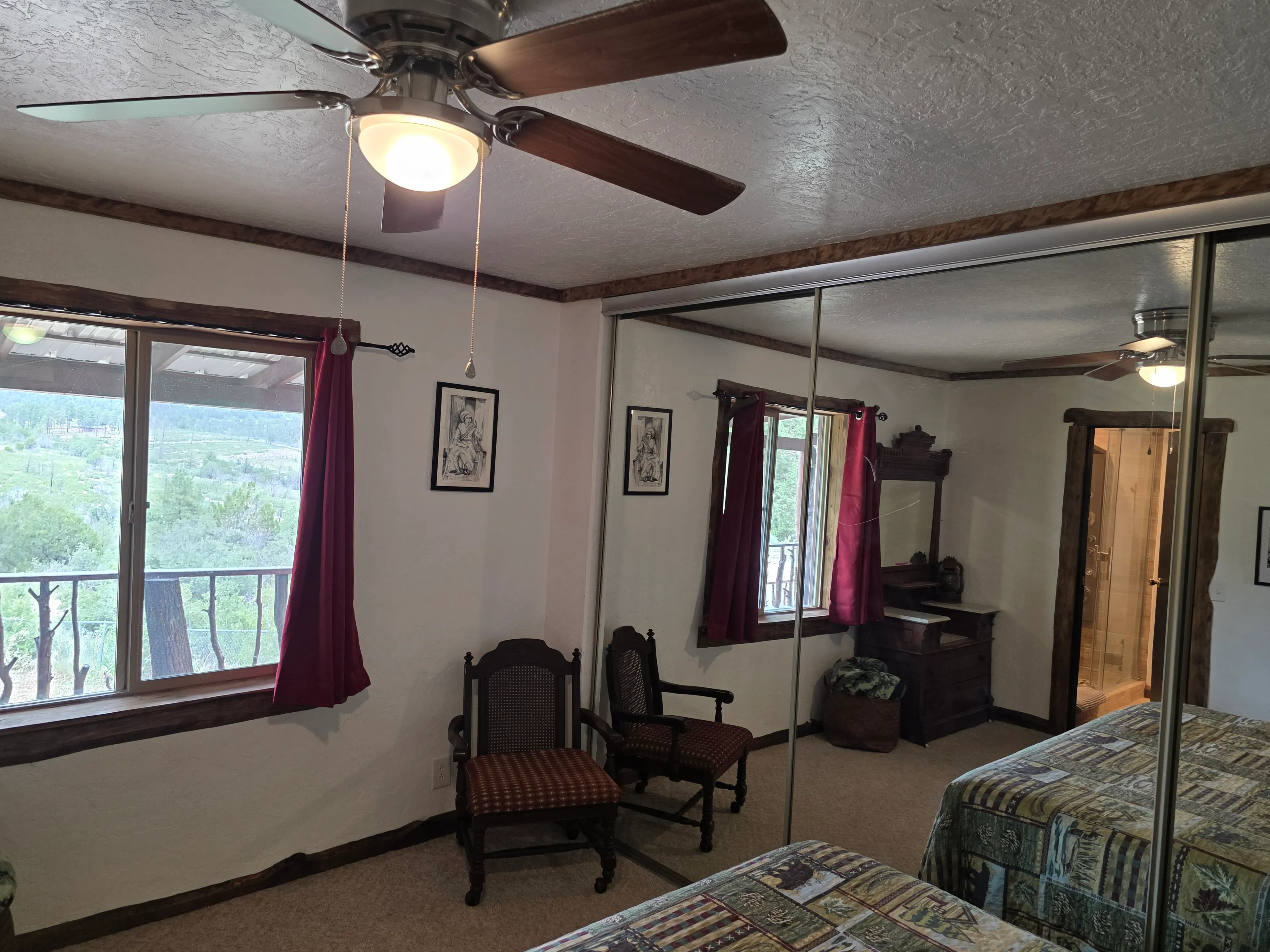 bedroom ceiling fan and closet