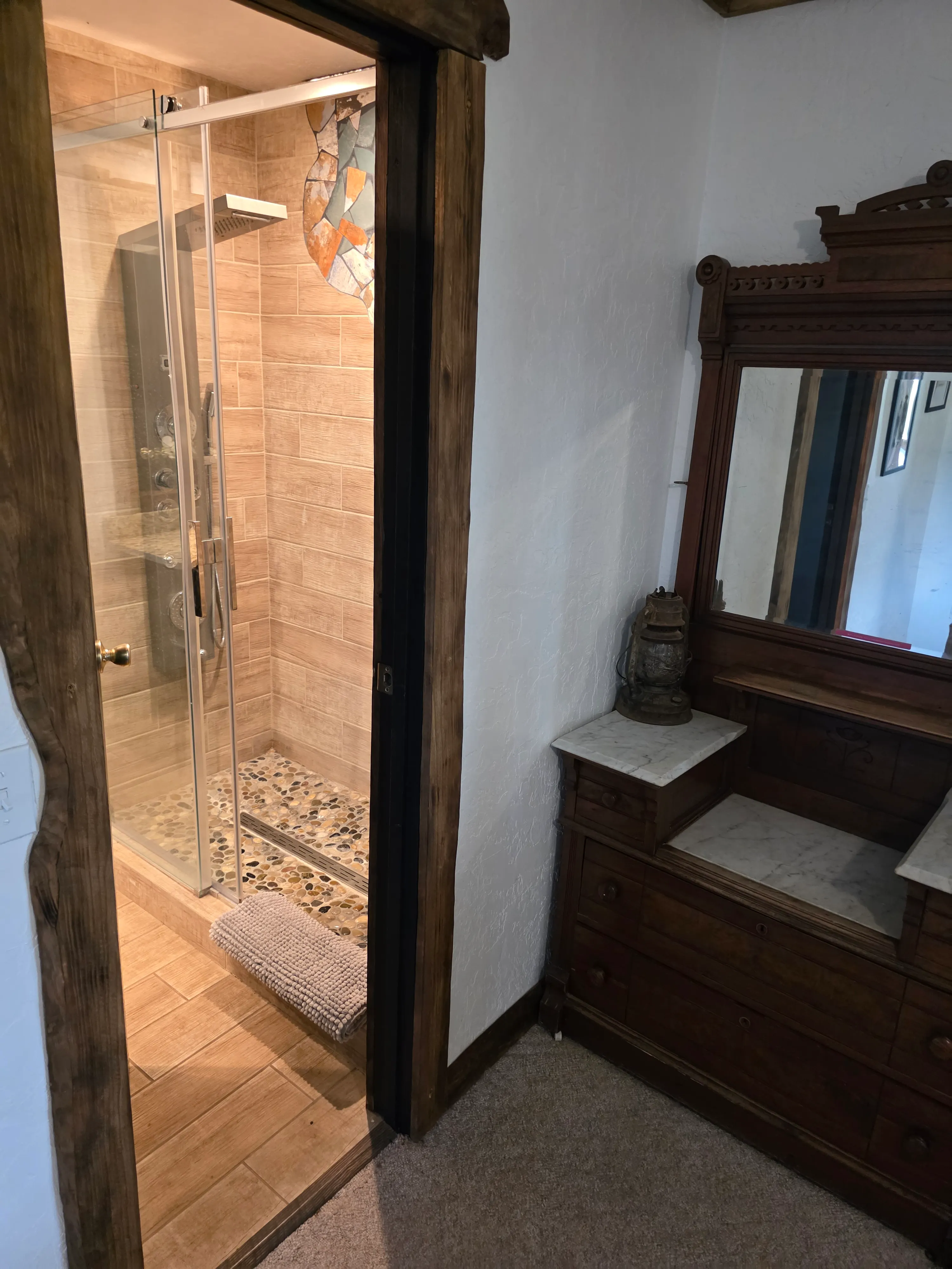 doorway to walk-in shower