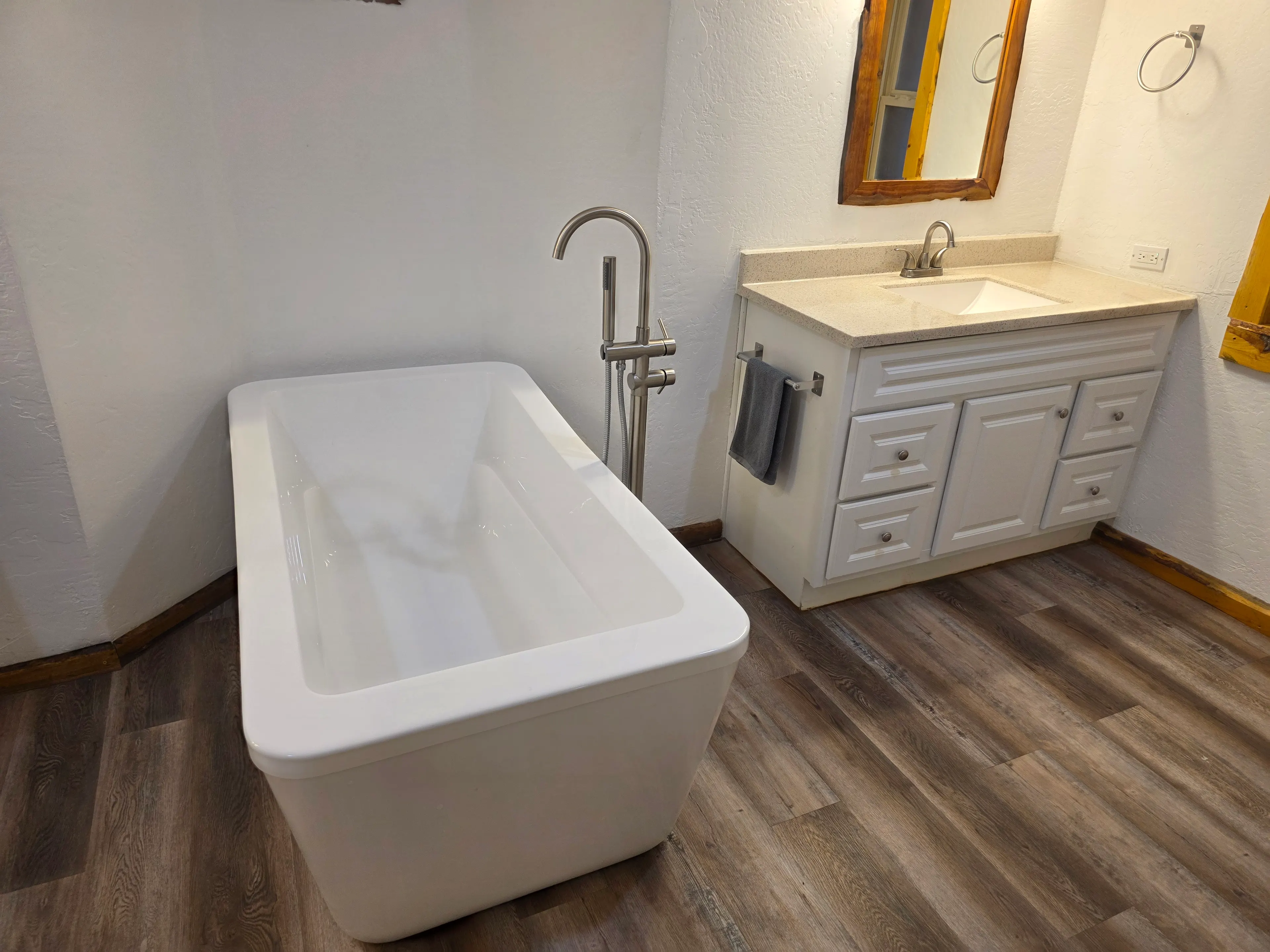freestanding tub and vanity