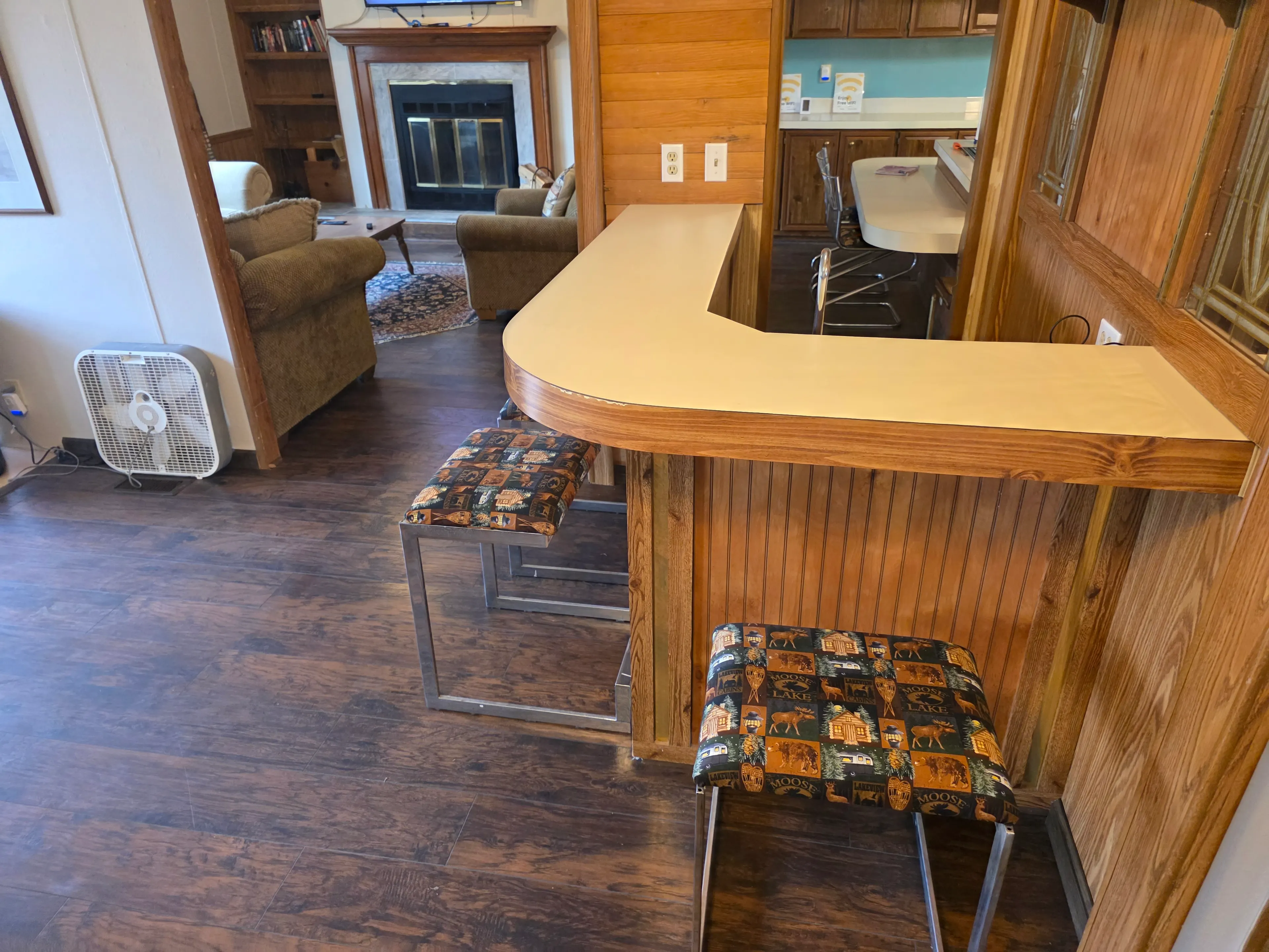 breakfast bar with upholstered stools