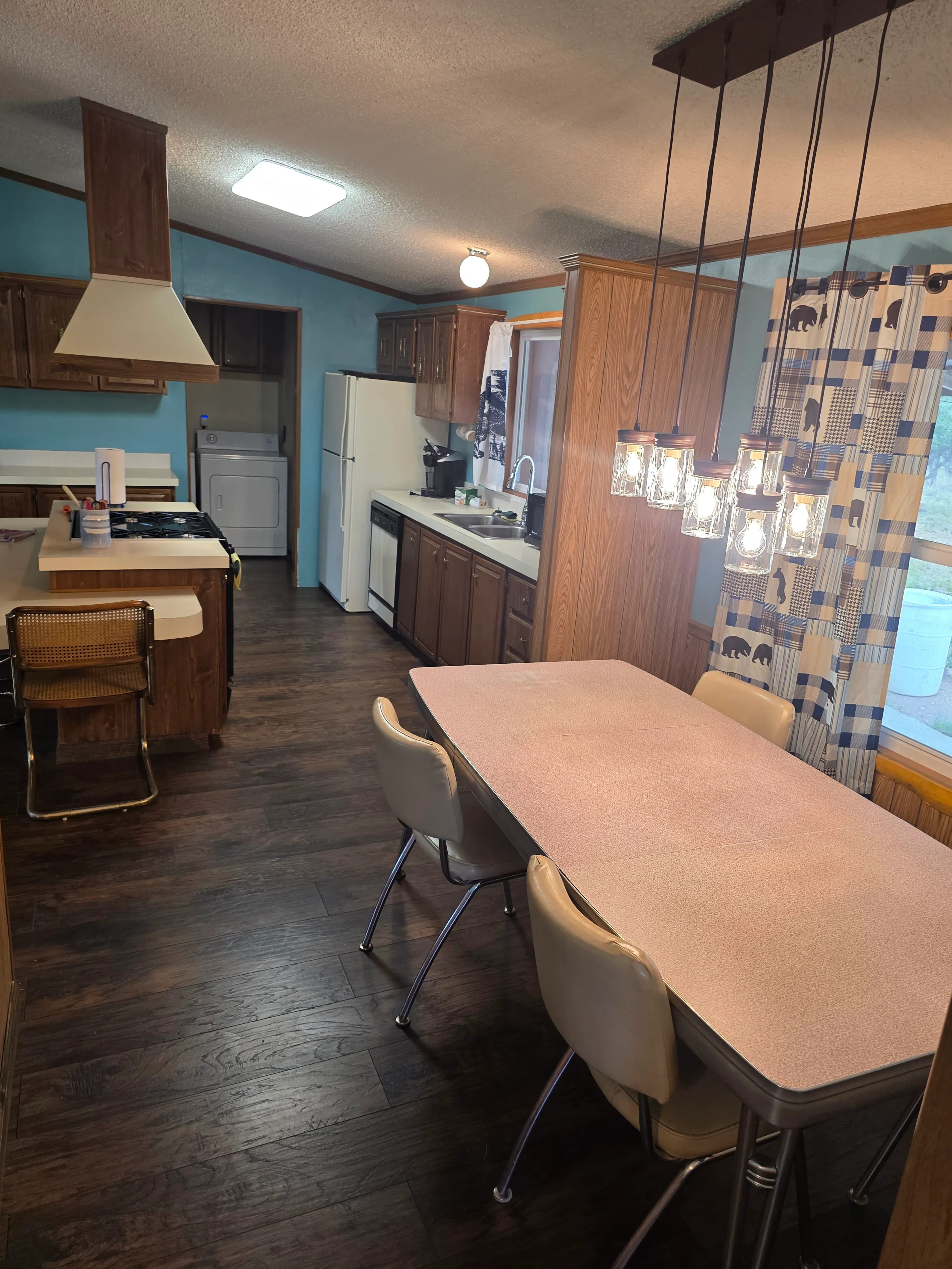 kitchen and dining table combo